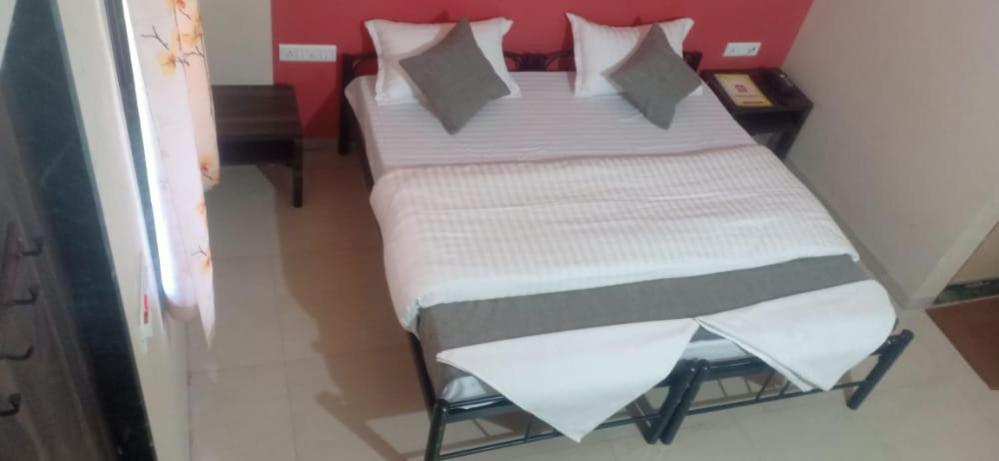 Hotel Rajendra Chinchani Экстерьер фото