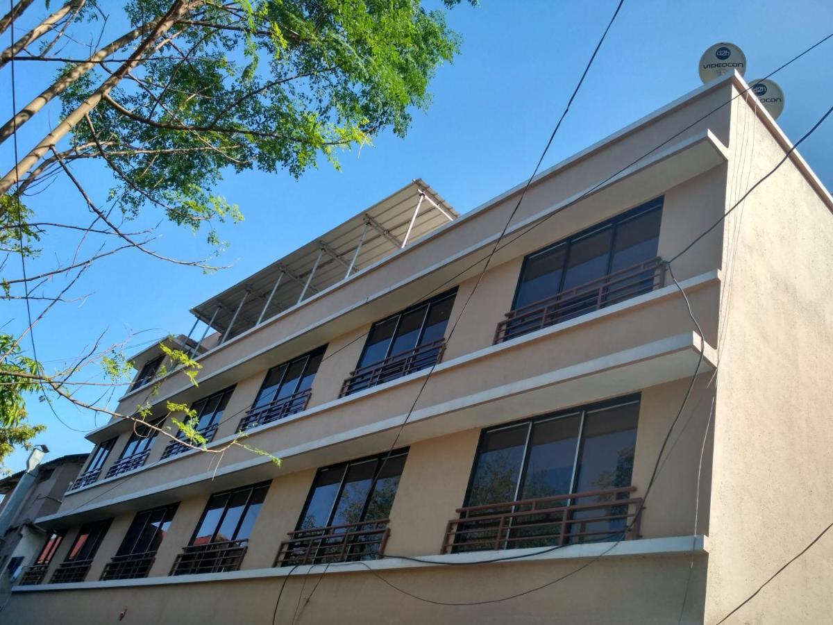 Hotel Rajendra Chinchani Экстерьер фото